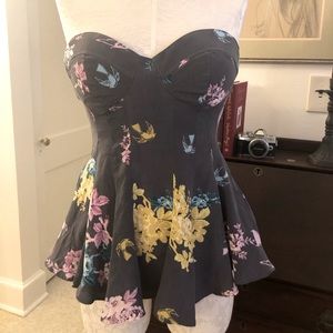 Pensey peplum top in floral with birds 💐🕊️🪺